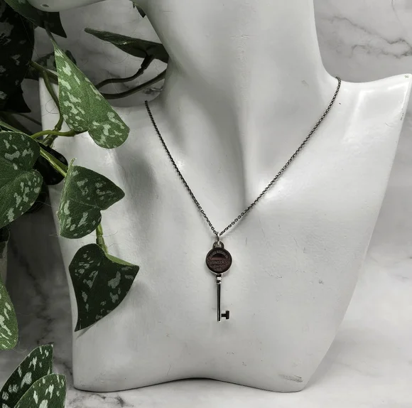 Tiffany &Co sterling Silver .925 Return To Tiffany Round Circle Key Peretti - Picture 3 of 16